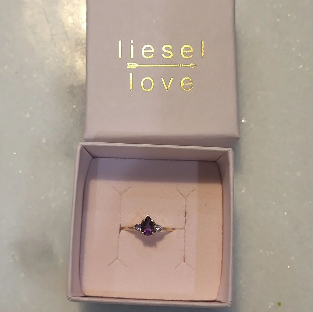 Liesel Love Pear Amethyst and Tanzanite 10k Gold Ring Size 5 - Picture 8 of 8